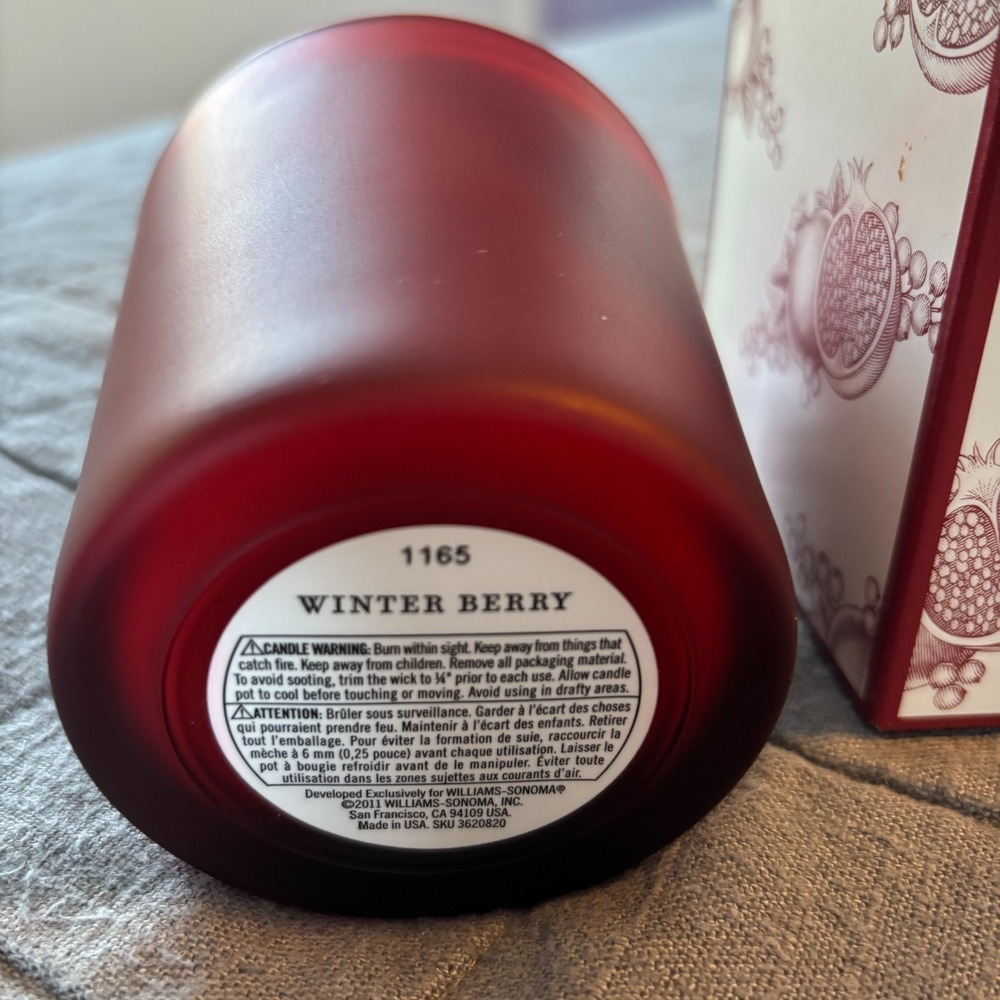 Williams Sonoma Candle Winter Berry 9 oz new in box pomegranate, cassis, orange - Picture 5 of 5